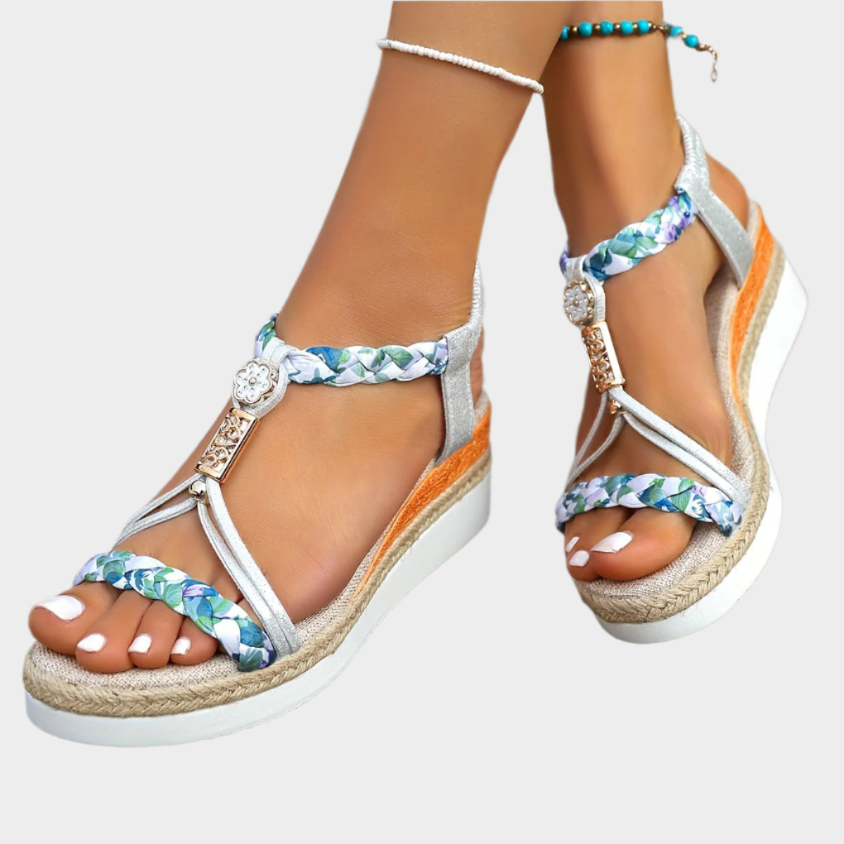 Sandals with Comfortable Sole and Platform